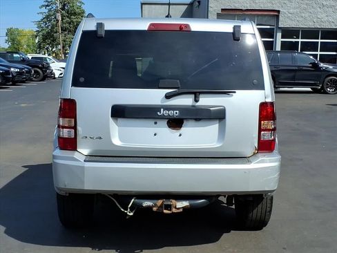 Used 2009 Jeep Liberty Sport AWD/4WD image 4
