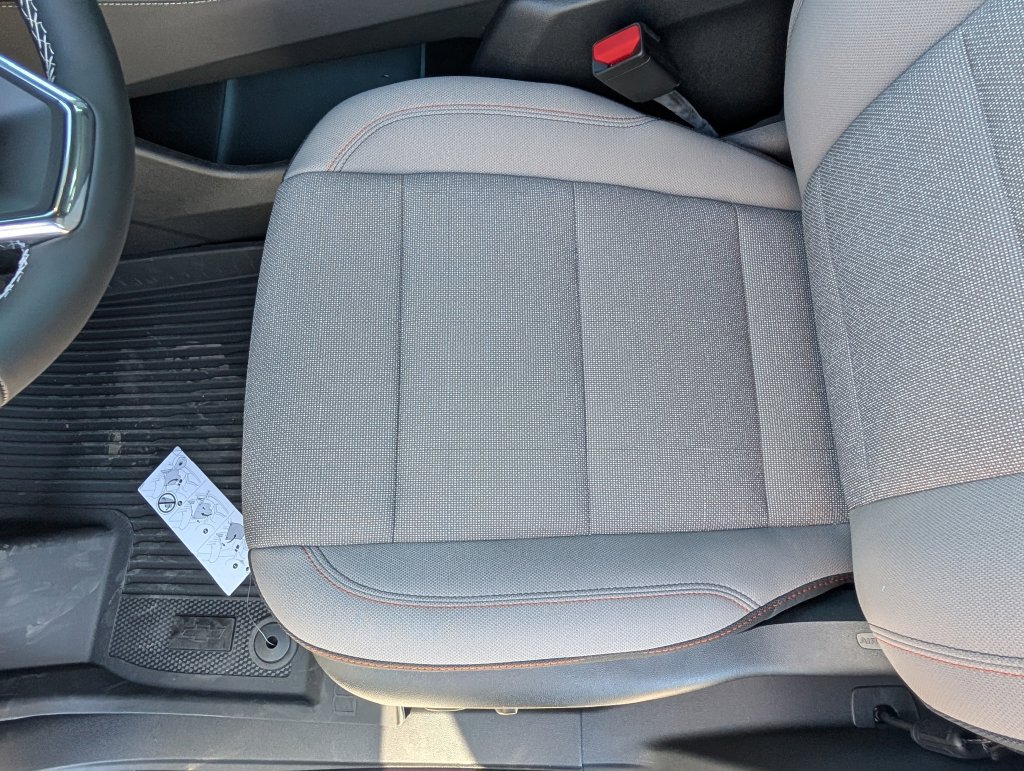 New 2027 Chevrolet Traverse LT w/ Driver Confidence Package FWD image 11