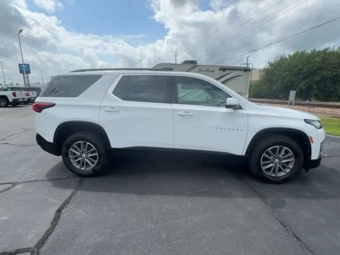 Used 2024 Chevrolet Traverse LT AWD/4WD image 9