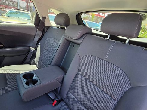 Used 2022 Kia Niro LXS FWD image 19