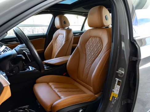 Used 2021 BMW 530e w/ Premium Package RWD image 19