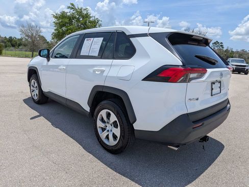 Used 2022 Toyota RAV4 LE FWD image 7