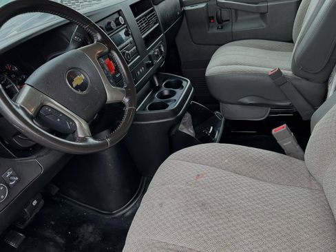 Used 2019 Chevrolet Express 3500 w/ Power Convenience Package image 10