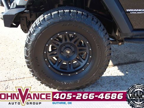 Used 2013 Jeep Wrangler Unlimited Rubicon w/ Connectivity Group image 15