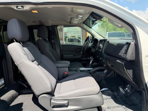 Used 2024 Nissan Frontier S w/ Technology Package AWD/4WD image 23