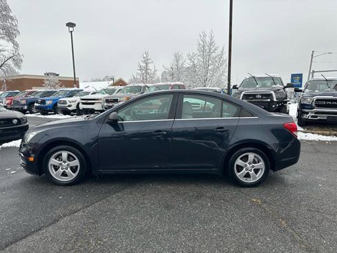 Used 2015 Chevrolet Cruze LT w/ Technology Package image 8