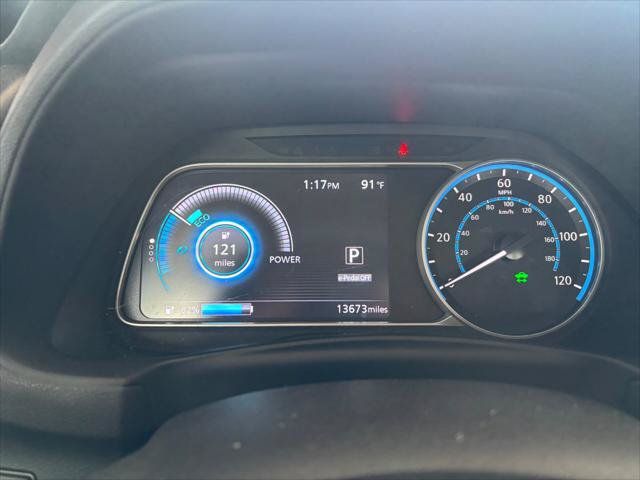 Used 2025 Nissan Leaf S FWD image 30