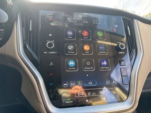 Used 2025 Subaru Outback Premium image 11