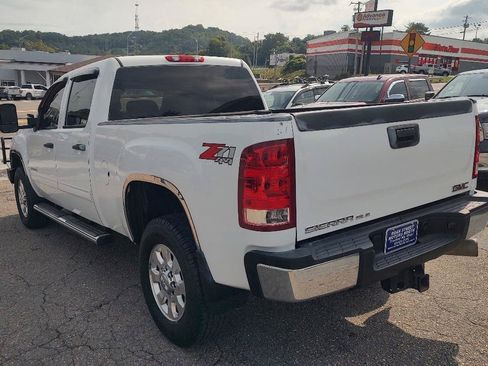 Used 2013 GMC Sierra 3500 SLE w/ Suspension Package, Off-Road AWD/4WD image 4