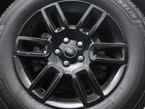 Used 2025 Land Rover Defender 110 S AWD/4WD image 9