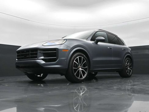 New 2026 Porsche Cayenne AWD/4WD image 37