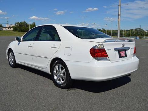 Used 2006 Toyota Camry XLE FWD image 6
