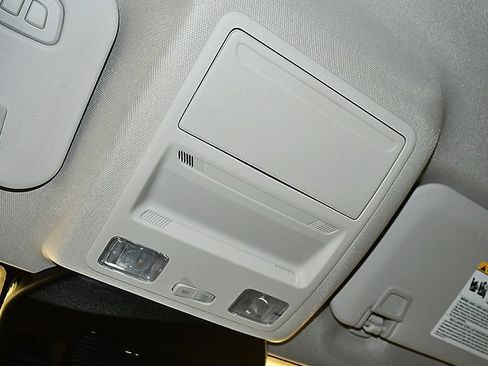 Used 2025 Ford Escape Platinum FWD image 27
