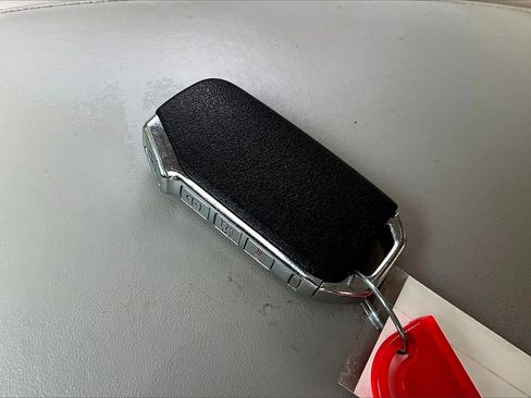 Used 2022 Kia Telluride S image 32