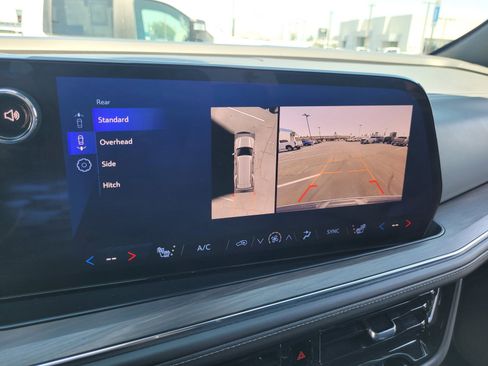 Used 2025 Chevrolet Tahoe LT AWD/4WD image 17
