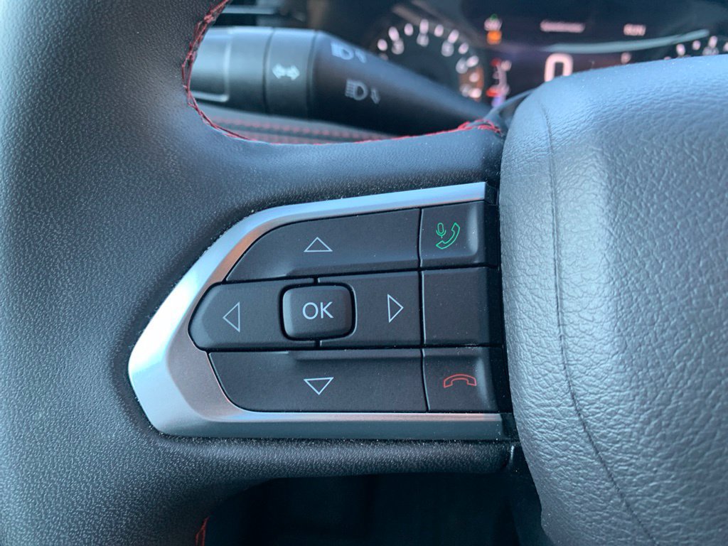 Used 2025 Jeep Compass Trailhawk AWD/4WD image 40