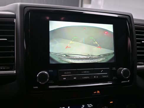 Used 2022 Nissan Frontier SV image 13