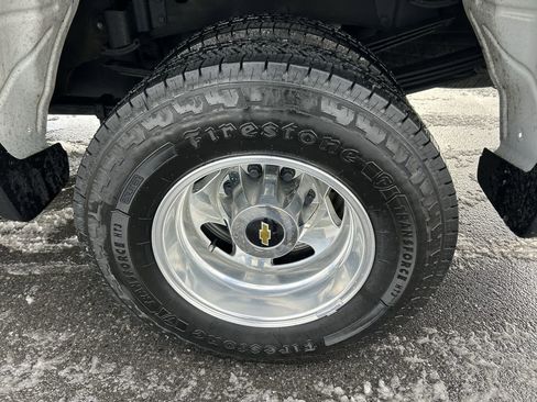 Used 2022 Chevrolet Silverado 3500 LTZ w/ LTZ Convenience Package image 10