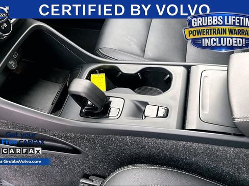 Certified 2025 Volvo XC40 B5 Core AWD/4WD image 17