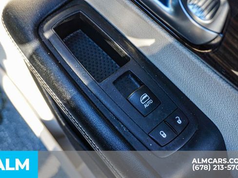 Used 2023 Chrysler Pacifica Limited image 58