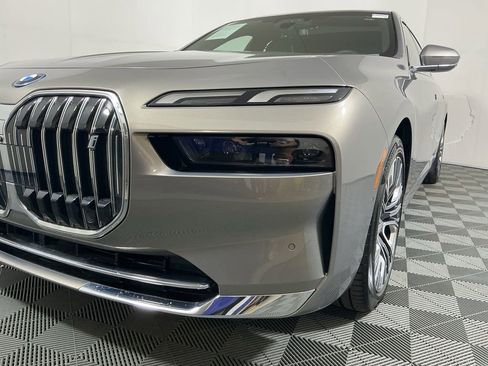 Used 2024 BMW i7 eDrive50 image 10