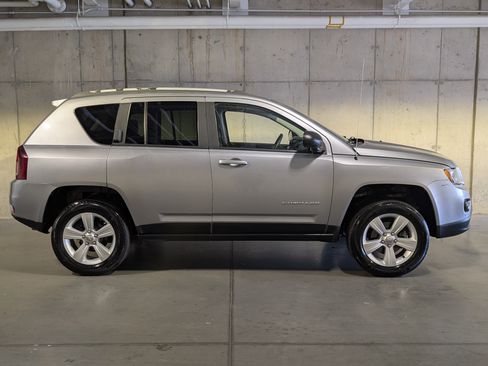 Used 2016 Jeep Compass Sport w/ Power Value Group AWD/4WD image 10