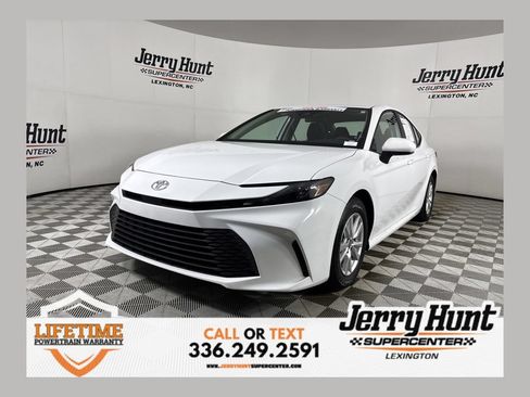 Used 2025 Toyota Camry LE FWD image 1