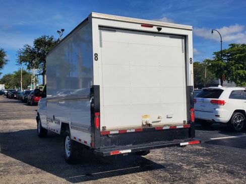 Used 2018 GMC Savana 3500 w/ Driver Convenience Package image 5