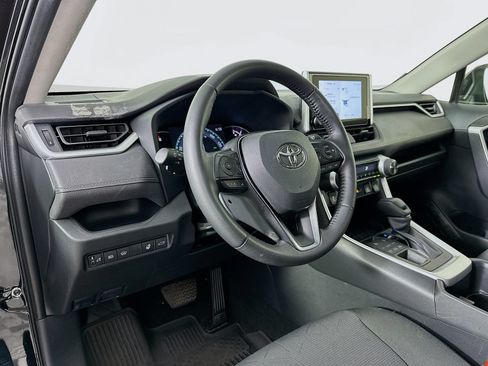 Certified 2025 Toyota RAV4 XLE w/ Convenience Package AWD/4WD image 9