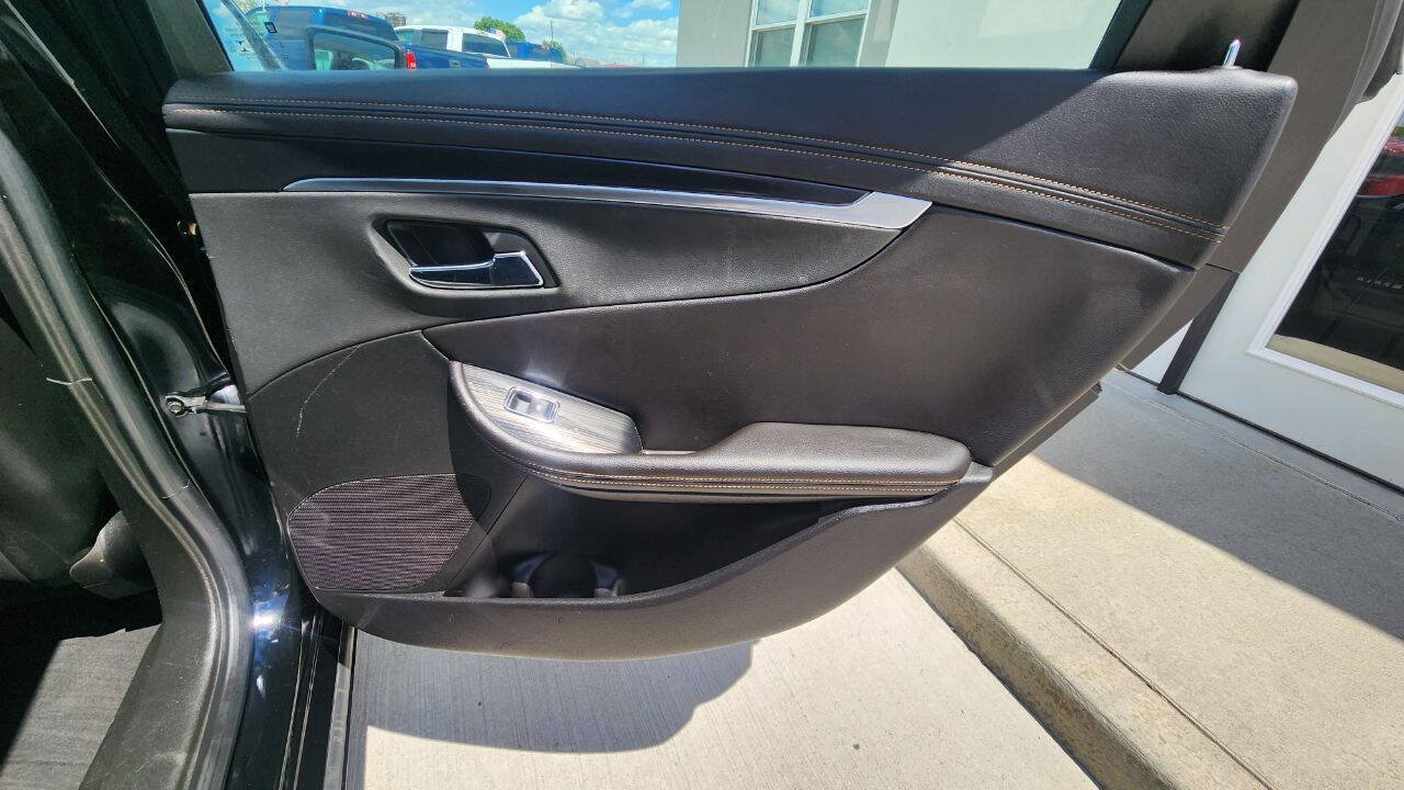Used 2019 Chevrolet Impala LT FWD image 21