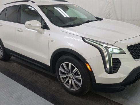 Used 2022 Cadillac XT4 Sport w/ Enhanced Visibility Package AWD/4WD image 2