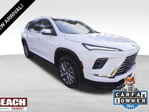 Used 2025 Buick Enclave Preferred image 1