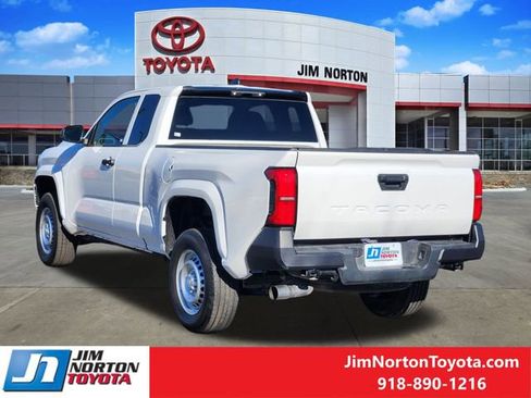 Used 2025 Toyota Tacoma SR image 7