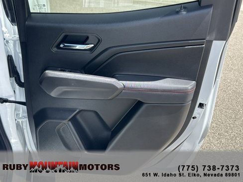 Used 2025 Chevrolet Colorado Z71 AWD/4WD image 21