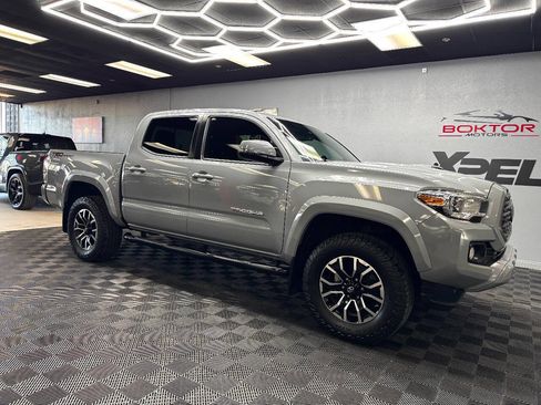 Used 2020 Toyota Tacoma TRD Sport w/ Technology Package image 1