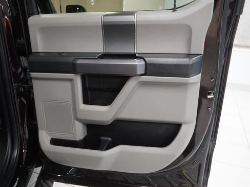Used 2018 Ford F150 XLT w/ Equipment Group 302A Luxury AWD/4WD image 29