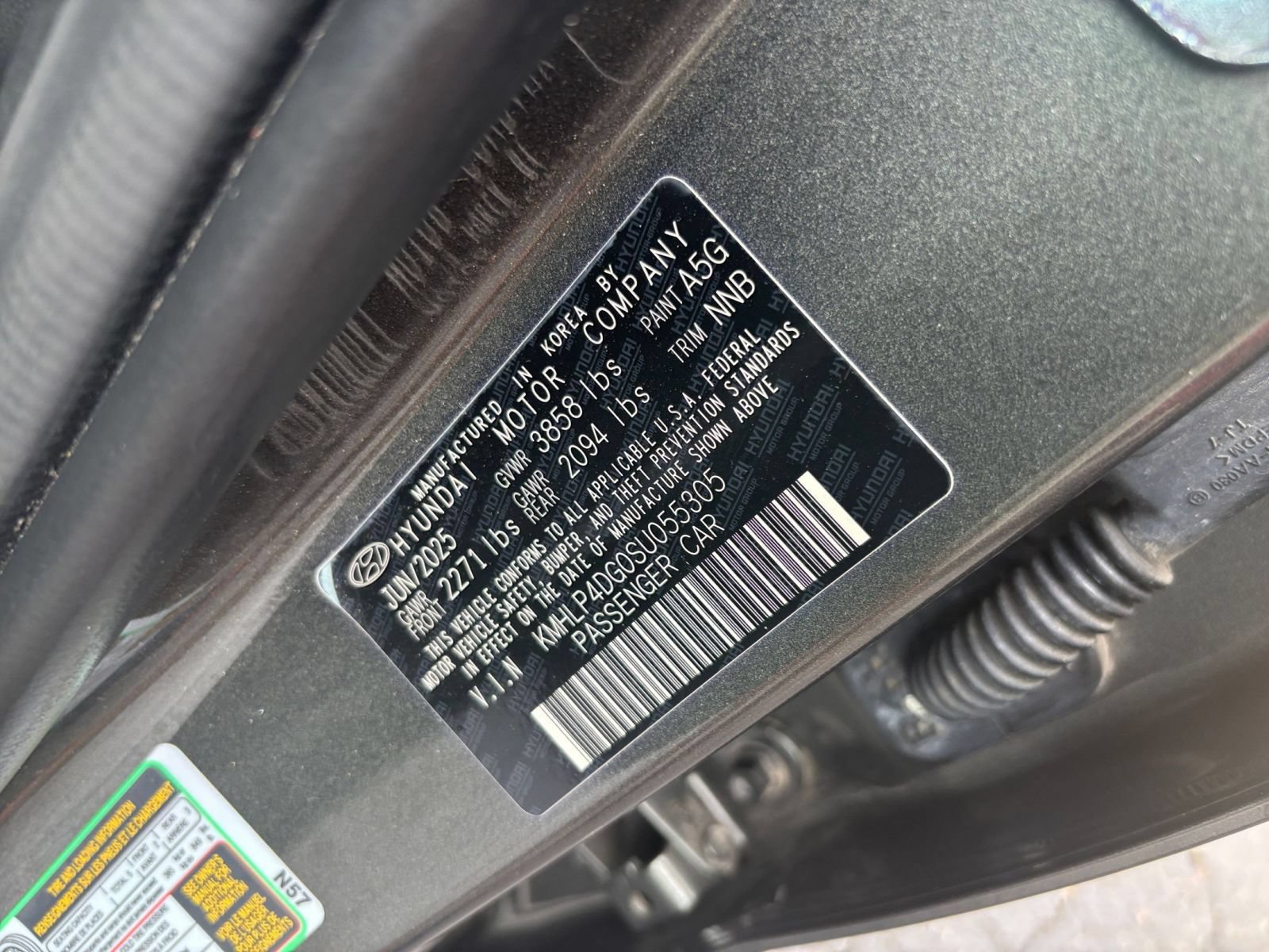 Used 2025 Hyundai Elantra Limited FWD image 25