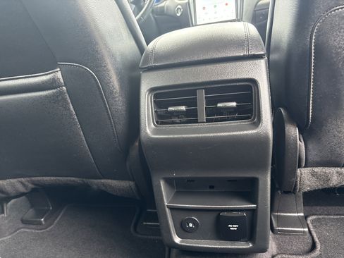 Used 2023 Ford Edge SEL w/ Convenience Package image 10