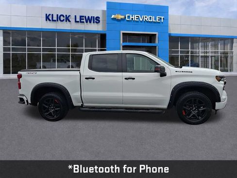 Used 2022 Chevrolet Silverado 1500 RST w/ Redline Edition AWD/4WD image 9