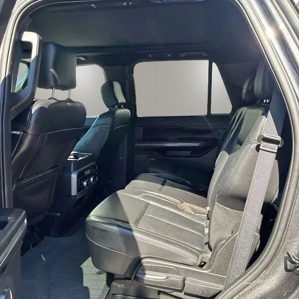 Used 2020 Ford Expedition XLT w/ Equipment Group 202A AWD/4WD image 22