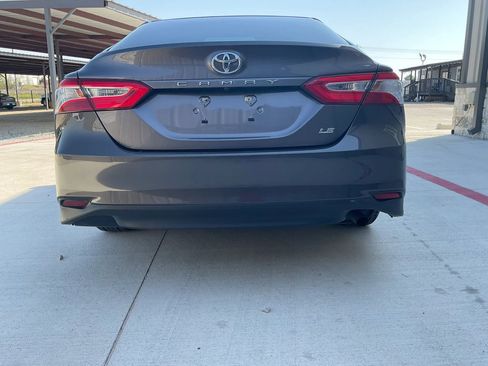 Used 2018 Toyota Camry LE image 9