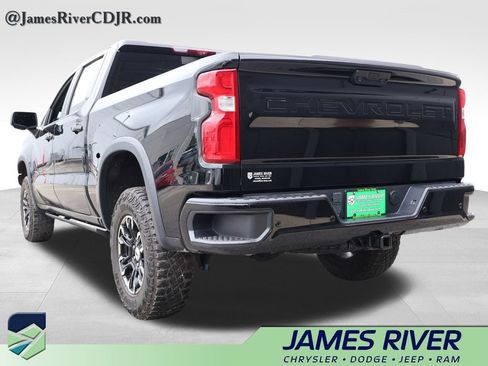 Used 2023 Chevrolet Silverado 1500 ZR2 w/ Technology Package AWD/4WD image 3