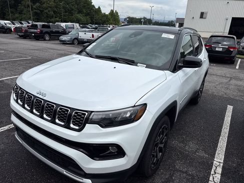 Used 2025 Jeep Compass Limited AWD/4WD image 19