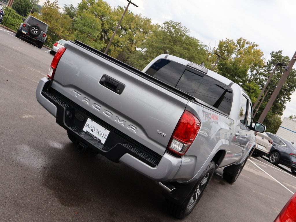 Used 2017 Toyota Tacoma TRD Sport w/ Tow Package (A/T) AWD/4WD image 7