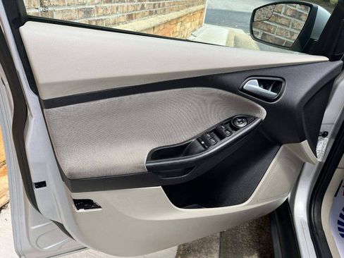 Used 2013 Ford Focus SE FWD image 18