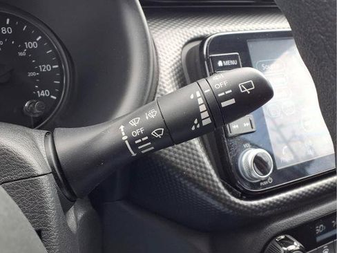 Certified 2021 Nissan Kicks SV FWD image 23