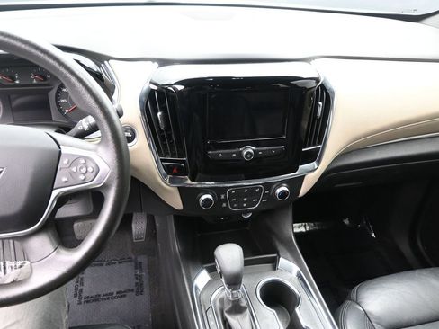 Used 2023 Chevrolet Traverse LS image 13