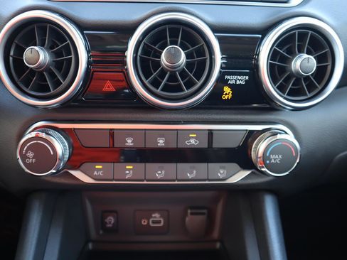 Used 2025 Nissan Sentra S image 23