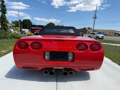 Used 2002 Chevrolet Corvette Convertible w/ Preferred Equipment Group2 RWD image 4