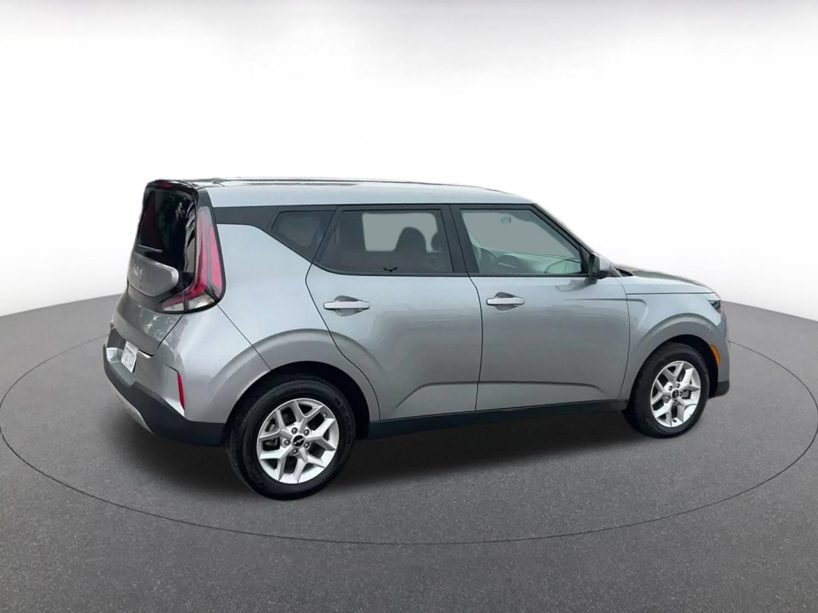 Used 2025 Kia Soul LX w/ LX Technology Package FWD image 13
